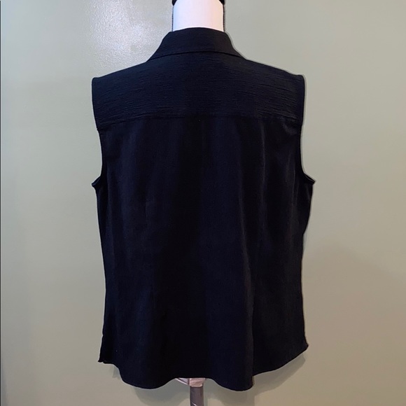 Black button down blouse - Picture 2 of 3